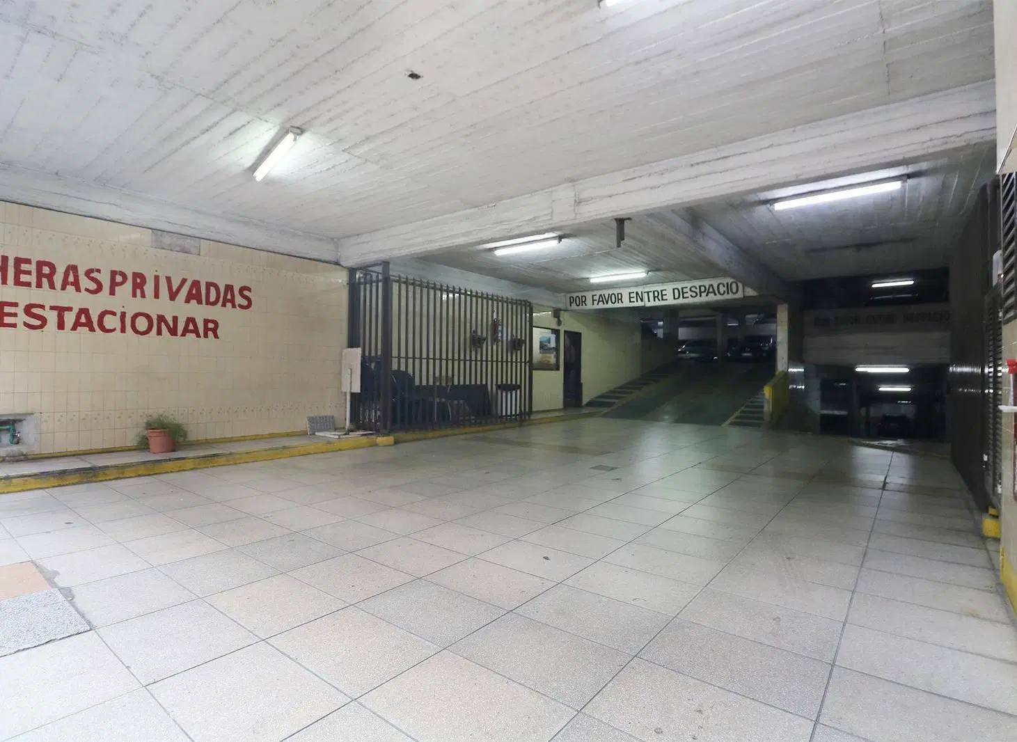 Venta Cochera Fija Cubierta en Belgrano 5