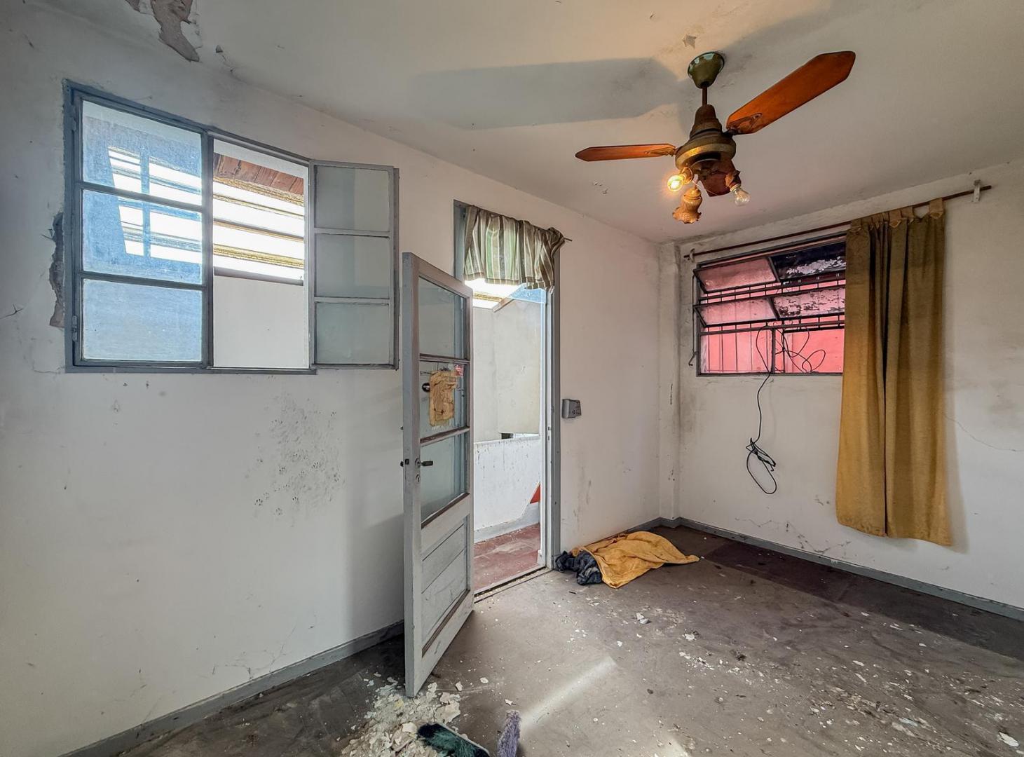 Venta PH 6 ambientes a reciclar en Villa Santa Rita