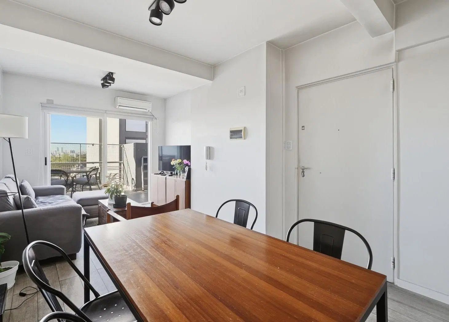 Venta Departamento 3 ambientes en Villa del Parque con balcon terraza 2