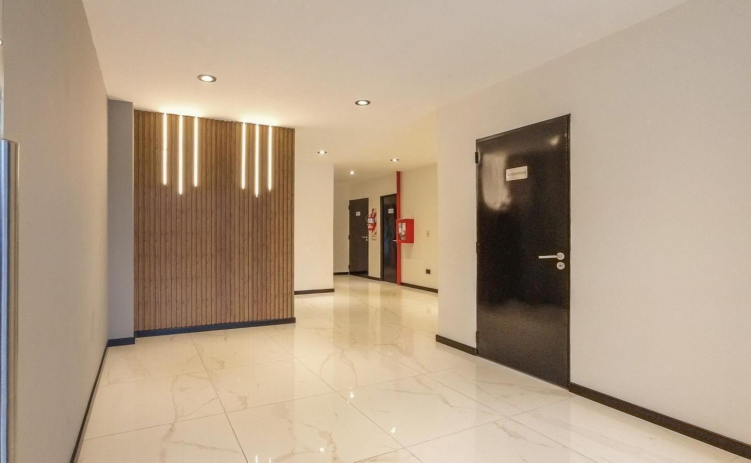 Venta Departamento 3 ambientes Villa Urquiza Cochera Patio Jardin