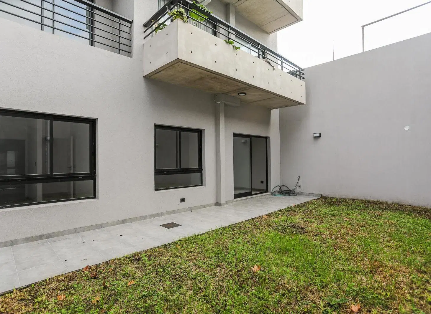 Venta Departamento 3 ambientes Villa Urquiza Cochera Patio Jardin 2