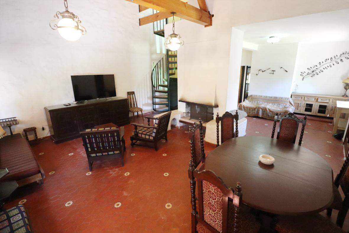Venta Casa Quinta 4 ambientes con piscina, quincho y jardin en General Rodríguez