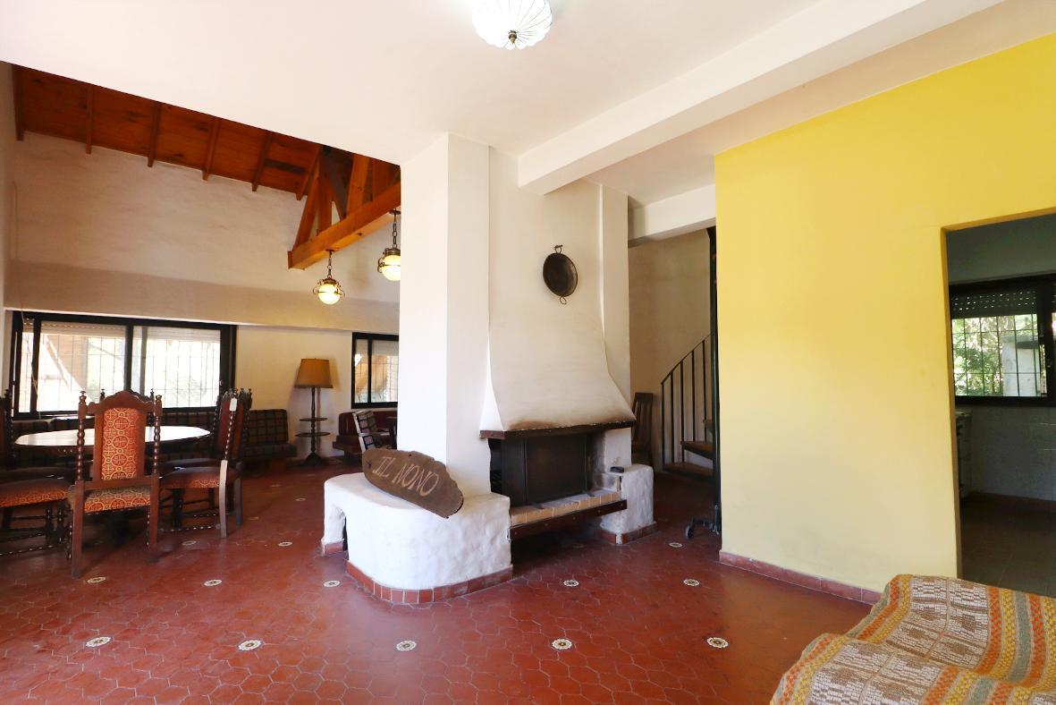 Venta Casa Quinta 4 ambientes con piscina, quincho y jardin en General Rodríguez