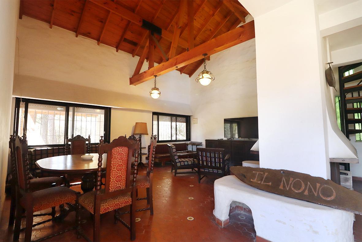 Venta Casa Quinta 4 ambientes con piscina, quincho y jardin en General Rodríguez