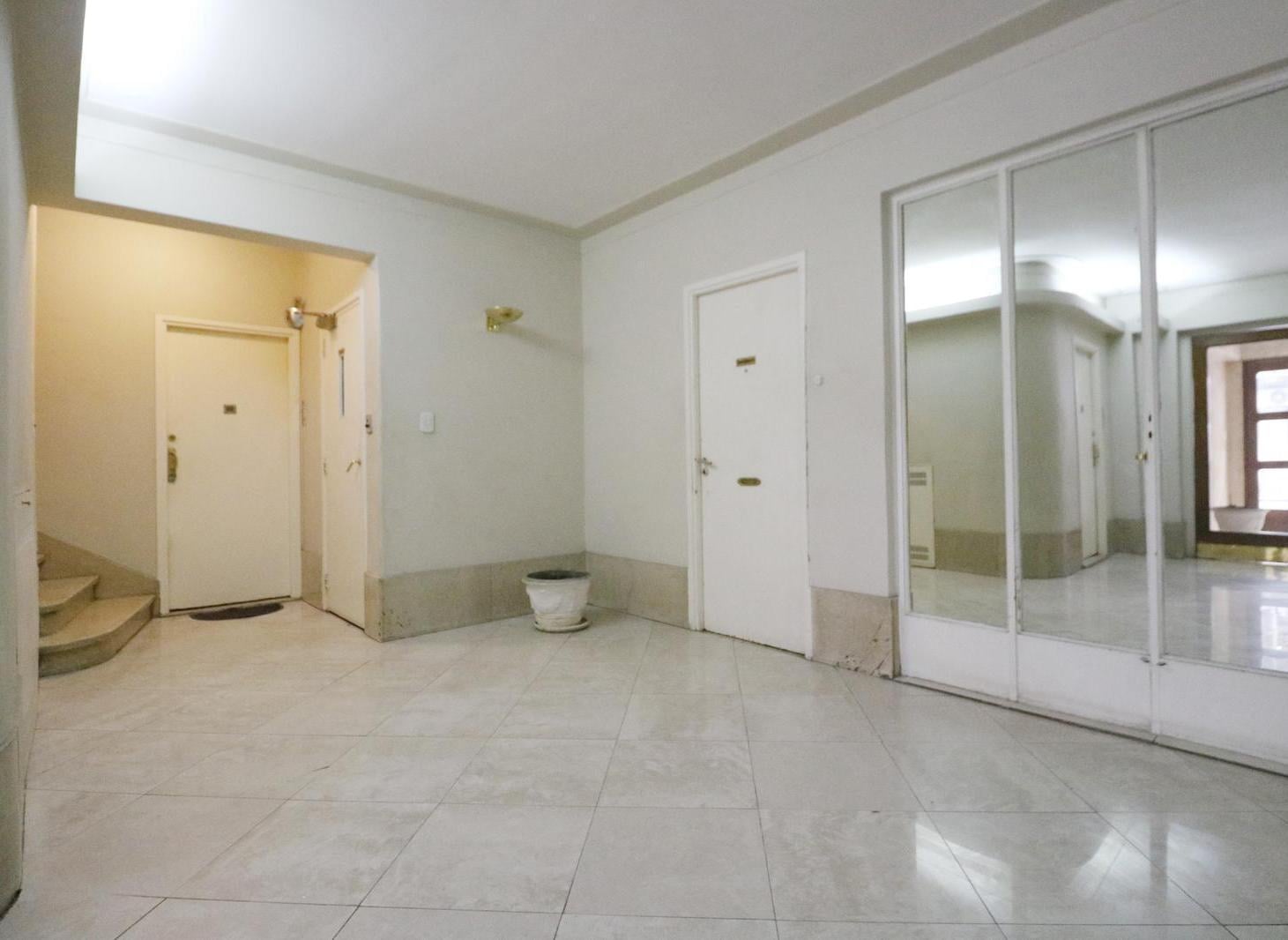 Venta Departamento 2 ambientes con escritorio y balcon en Recoleta