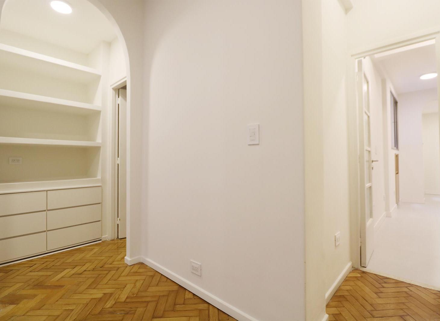 Venta Departamento 2 ambientes con escritorio y balcon en Recoleta