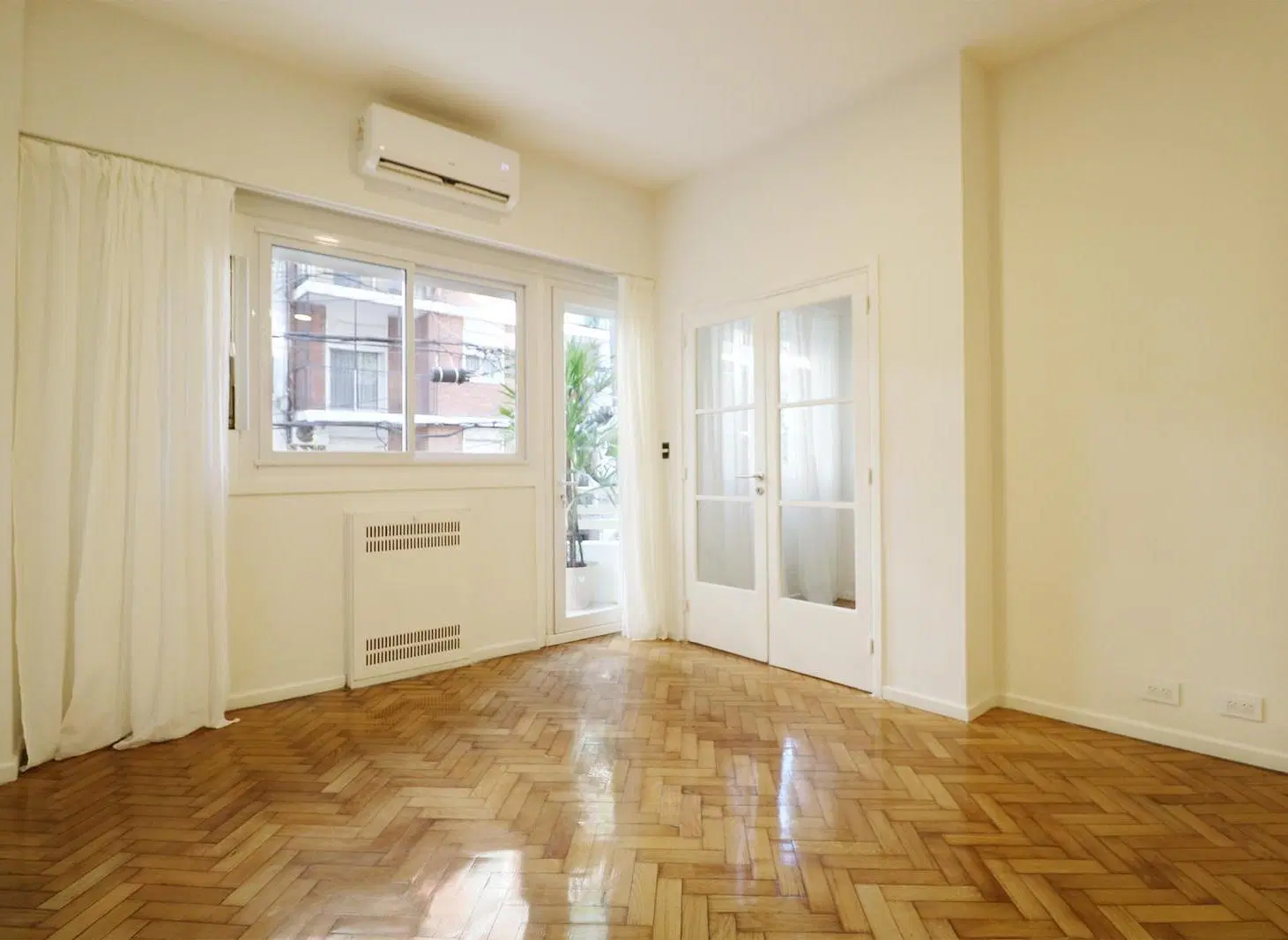 Venta Departamento 2 ambientes con escritorio y balcon en Recoleta 1