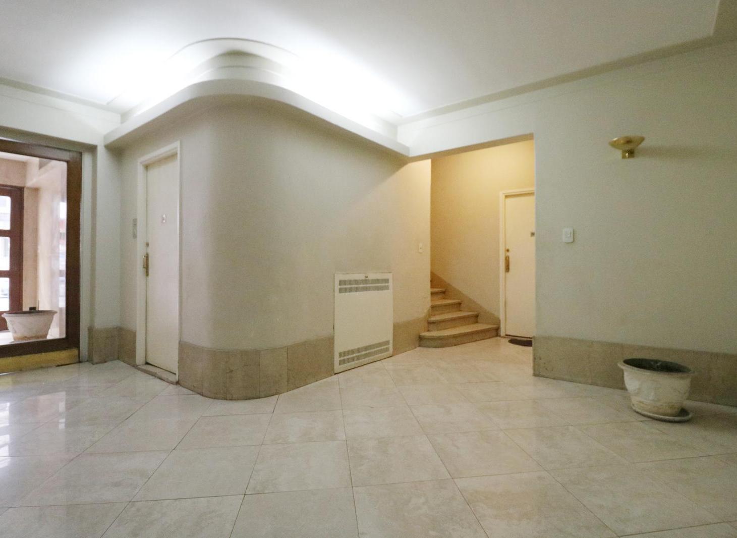 Venta Departamento 2 ambientes con escritorio y balcon en Recoleta