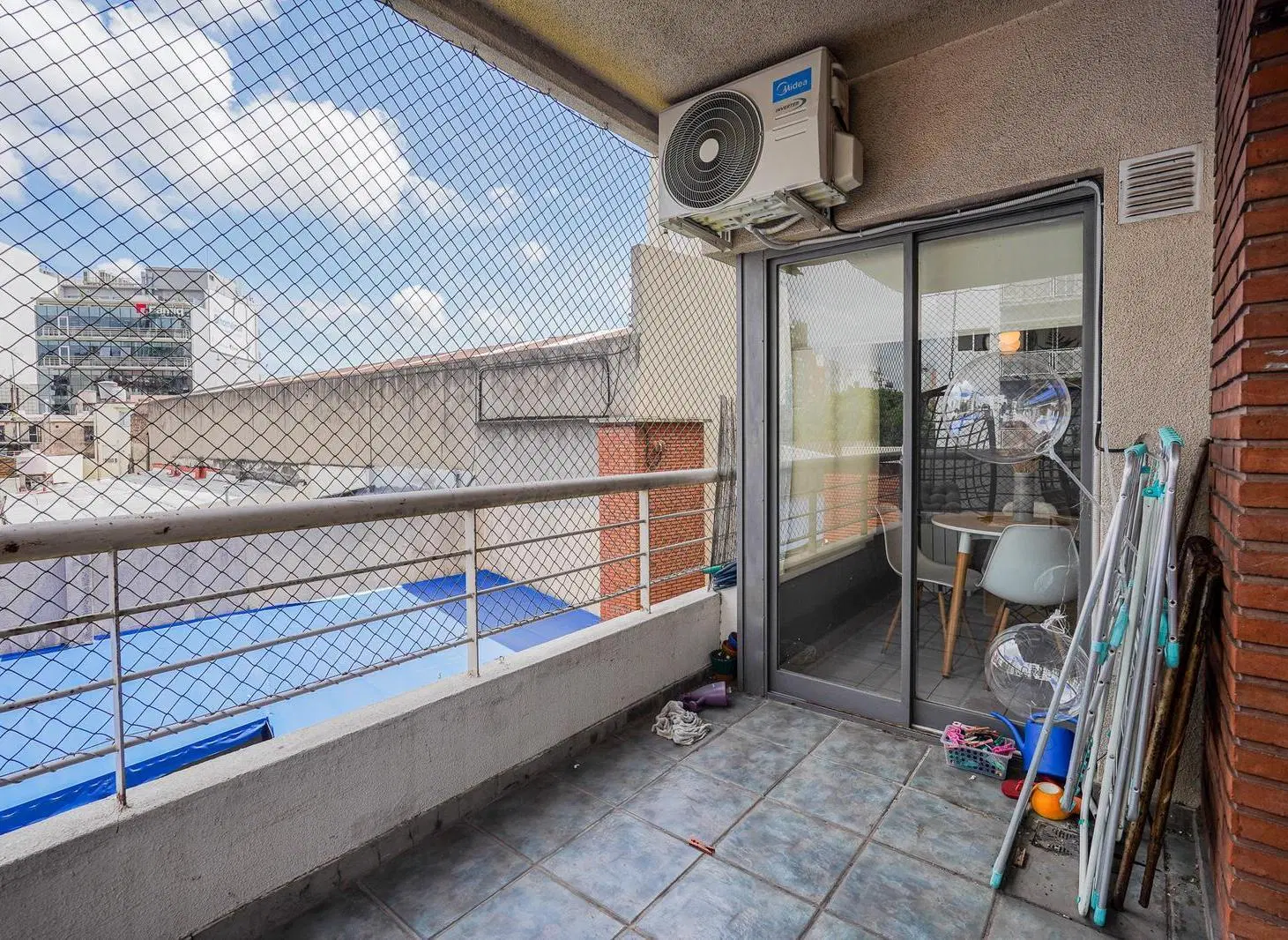 Venta Departamento 3 ambientes Villa del Parque Cochera y balcón 2