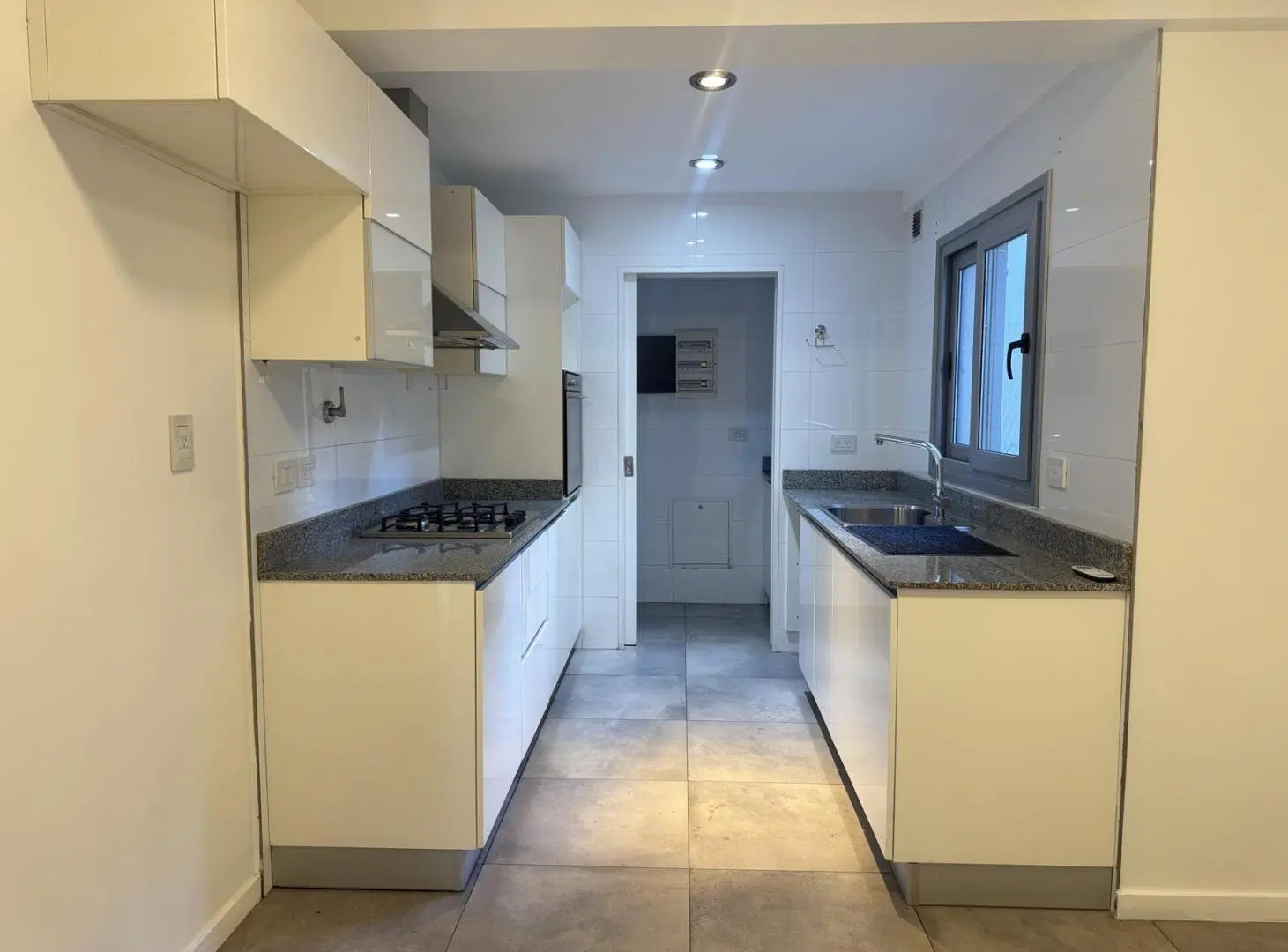 Espectacular departamento 4 ambientes en alquiler - DEVOTO 8