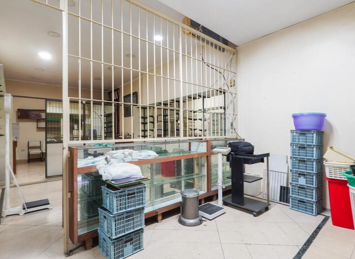 ALQUILER PH CON LOCAL AL FRENTE- SIN EXPENSAS- COLEGIALES 2