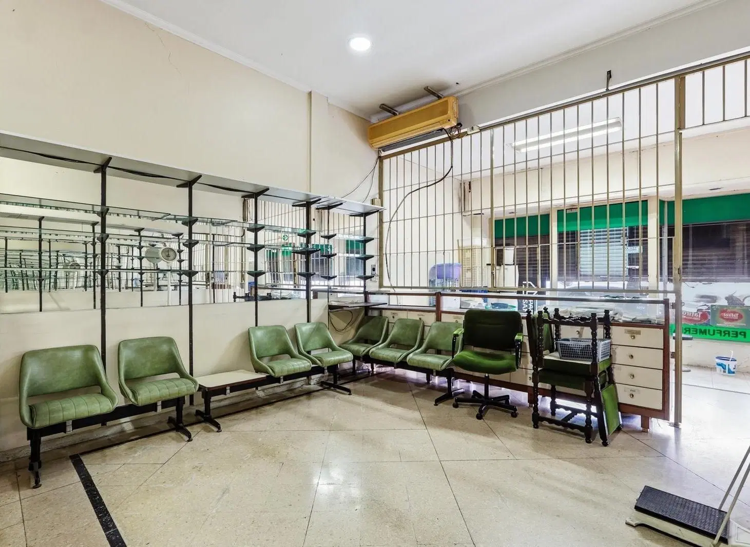 ALQUILER PH CON LOCAL AL FRENTE- SIN EXPENSAS- COLEGIALES 3