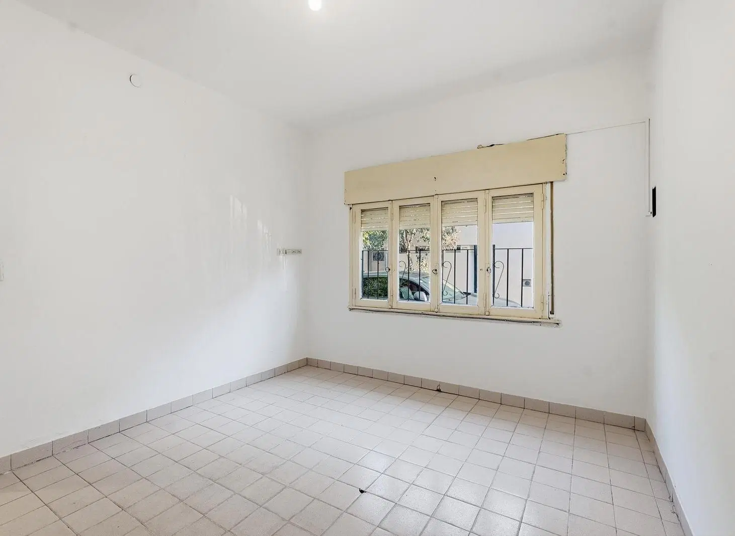 VENTA CASA 6 AMBIENTES EN FLORES MULTIFAMILIAR 1