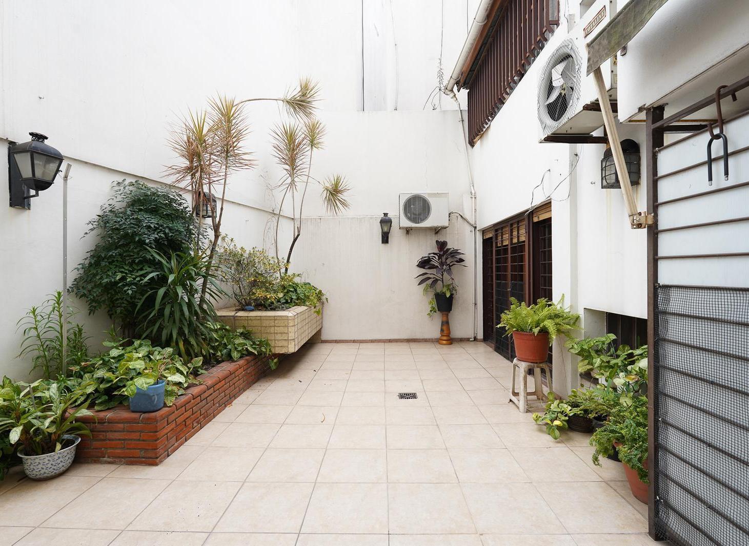 Foto de Venta Casa 6 ambientes Villa Luro, imagen 1