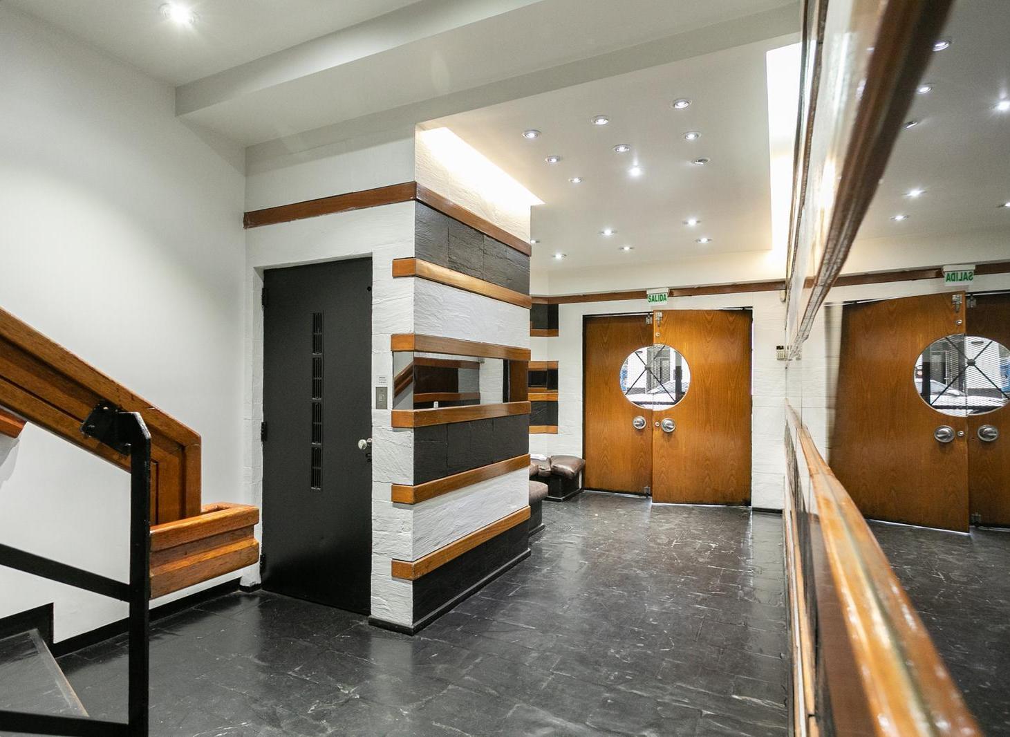 Foto de Venta Local Comercial Villa Lugano, imagen 3