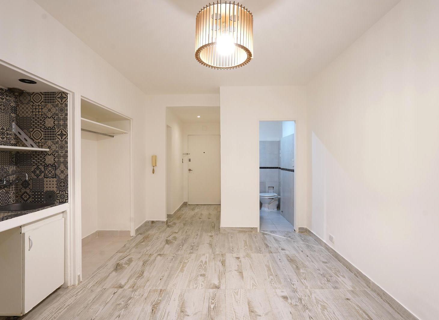 Foto de VENTA DEPARTAMENTO MONOAMBIENTE EN RECOLETA CON PATIO, imagen 3