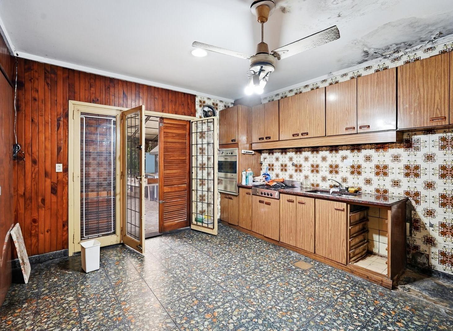 Foto de Casa en venta, Villa Luro, 4 amb con fondo y pileta, imagen 4