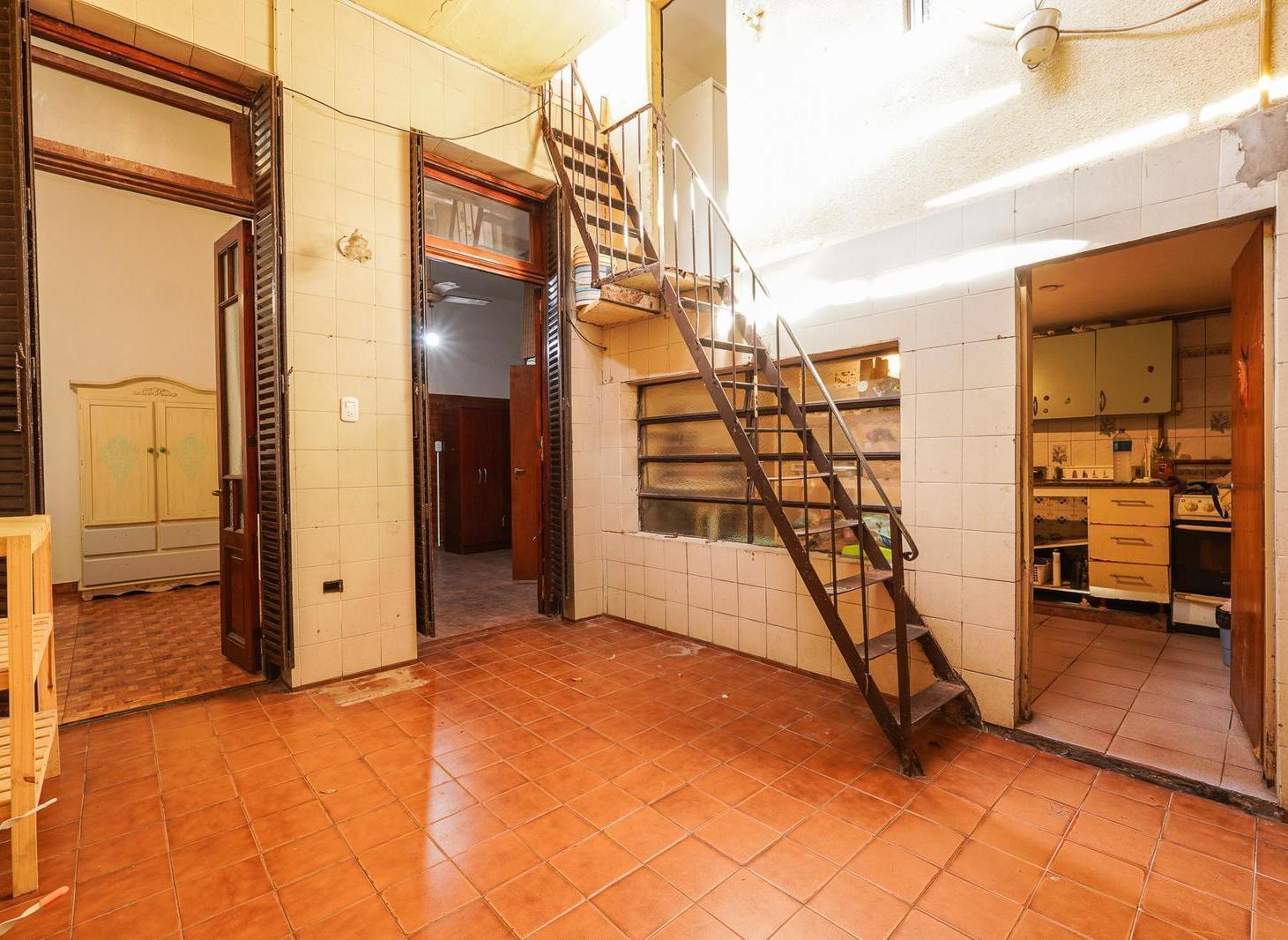 Foto de Venta PH 4 ambientes con terraza a reciclar en Villa Santa Rita, imagen 3