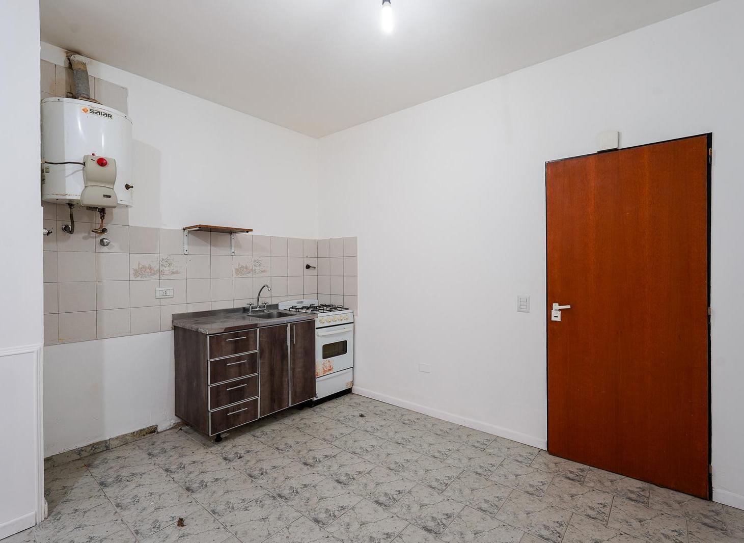 Foto de Venta Departamento Monoambiente en Mataderos con patio, imagen 5