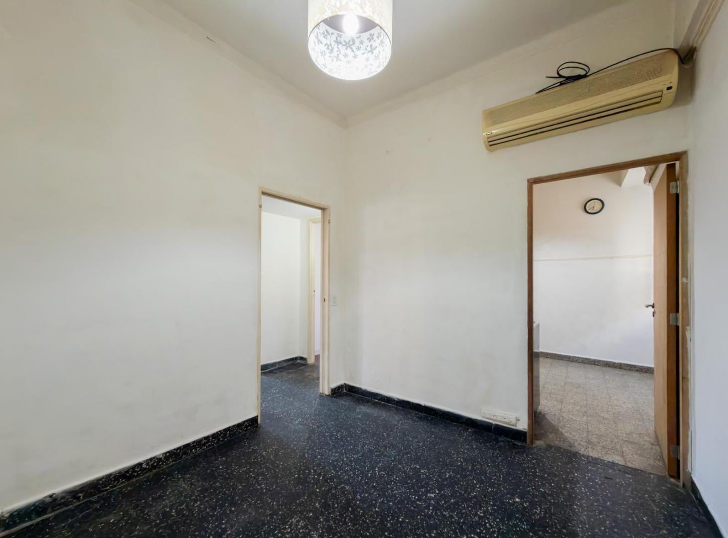Foto de Venta PH 3 ambientes con terraza a reciclar, imagen 3