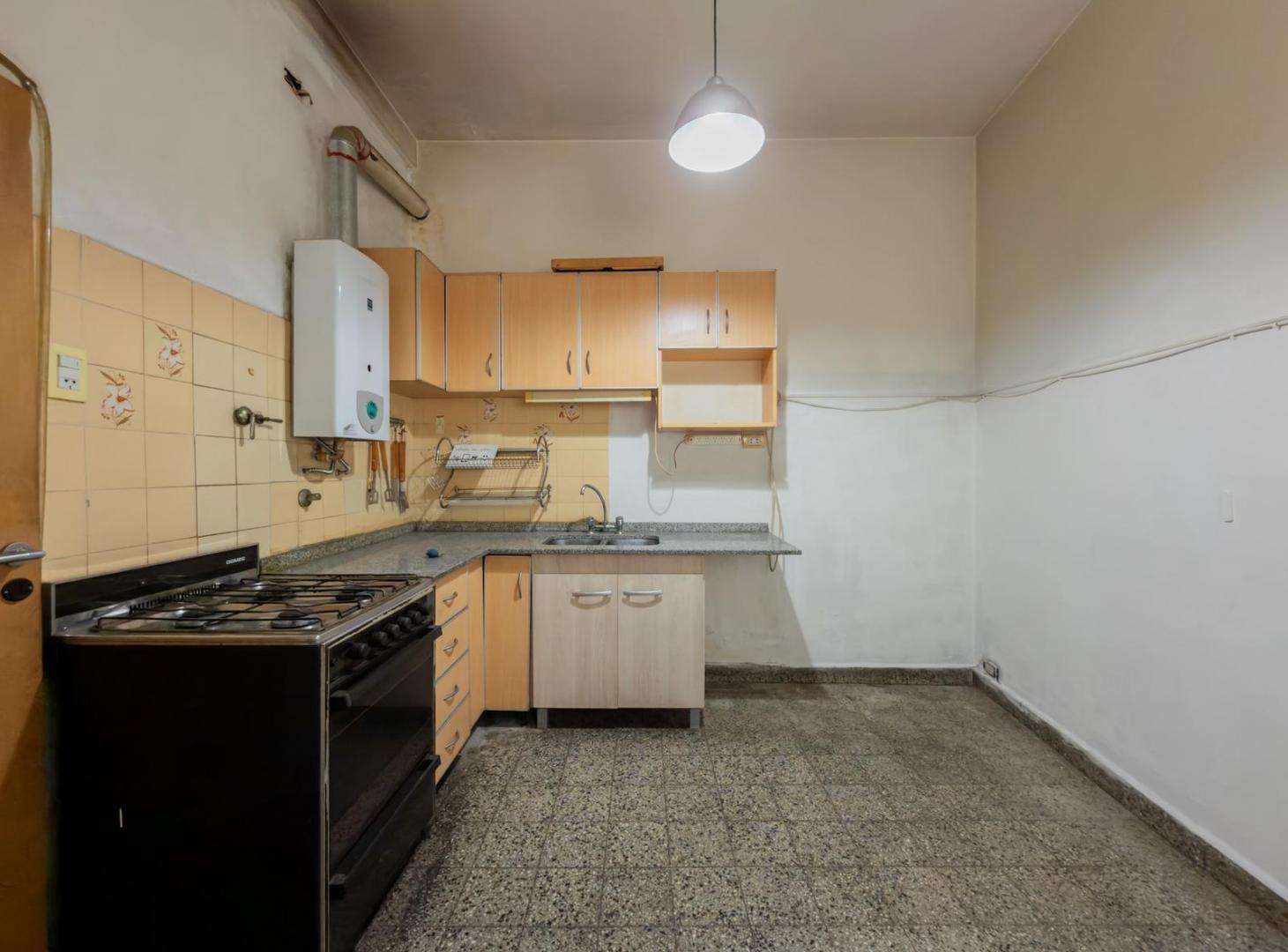 Foto de Venta PH 3 ambientes con terraza a reciclar, imagen 4