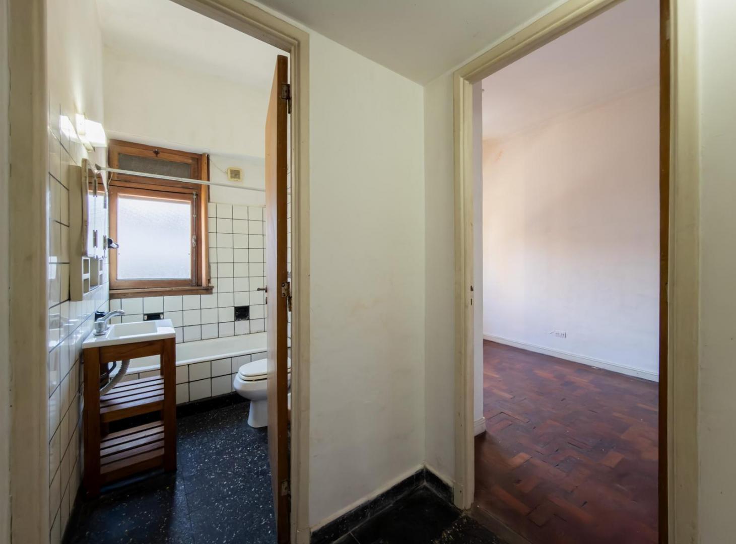 Foto de Venta PH 3 ambientes con terraza a reciclar, imagen 2