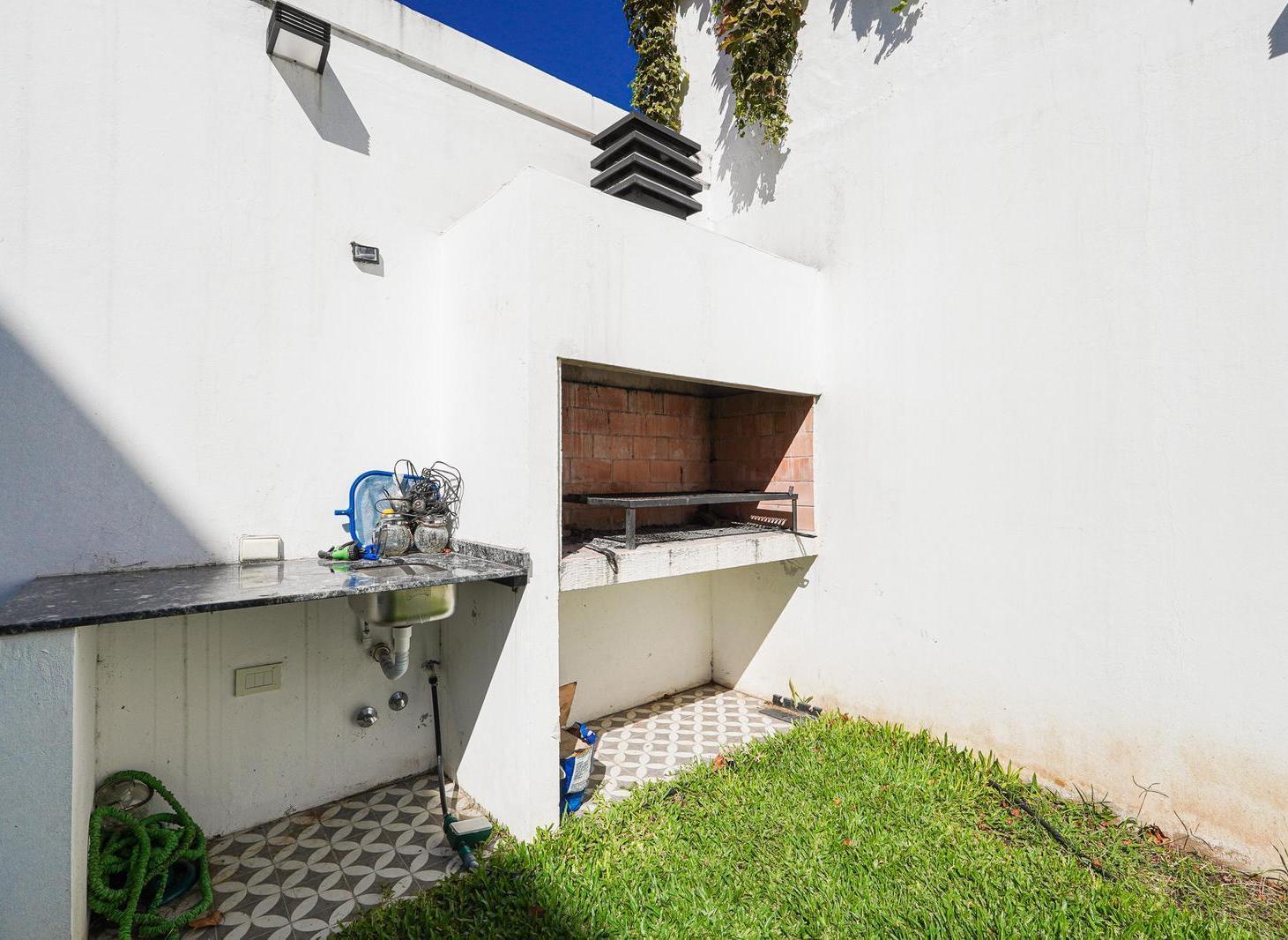Foto de Venta PH 3 ambientes con patio y pileta en Chacarita, imagen 2