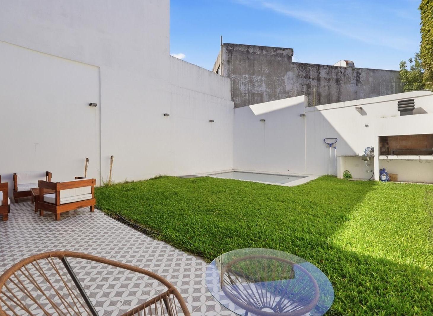 Foto de Venta PH 3 ambientes con patio y pileta en Chacarita, imagen 1