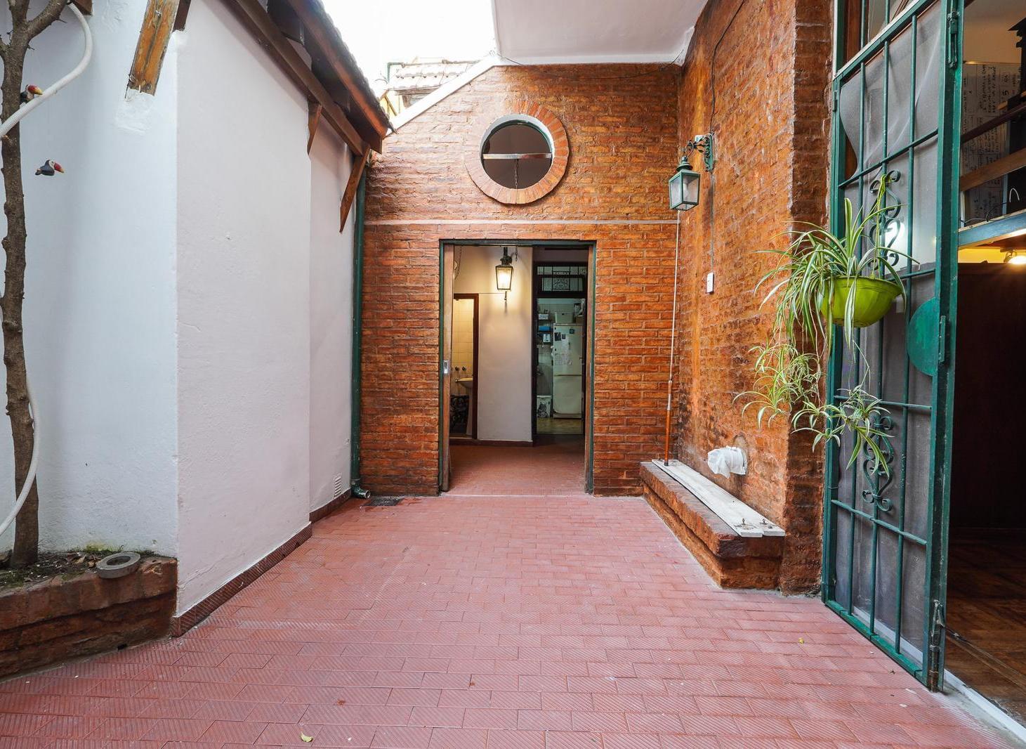 Foto de Venta PH 2 ambientes con patio en Villa Urquiza, imagen 2