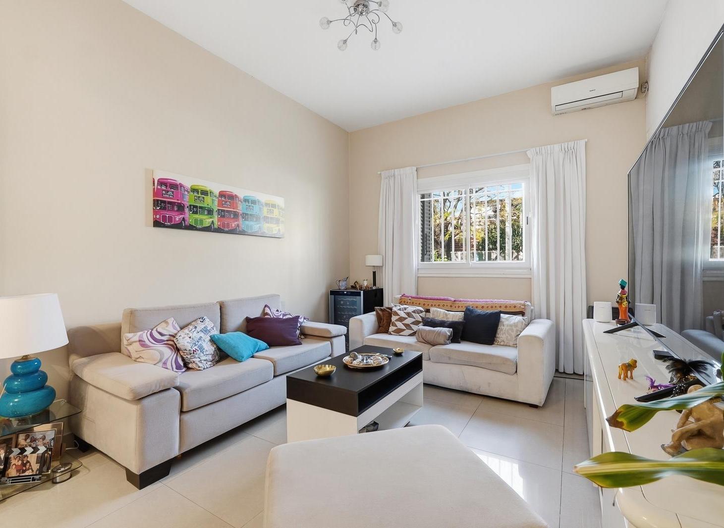 Foto de Venta PH 5 ambientes en Villa Pueyrredon, imagen 2