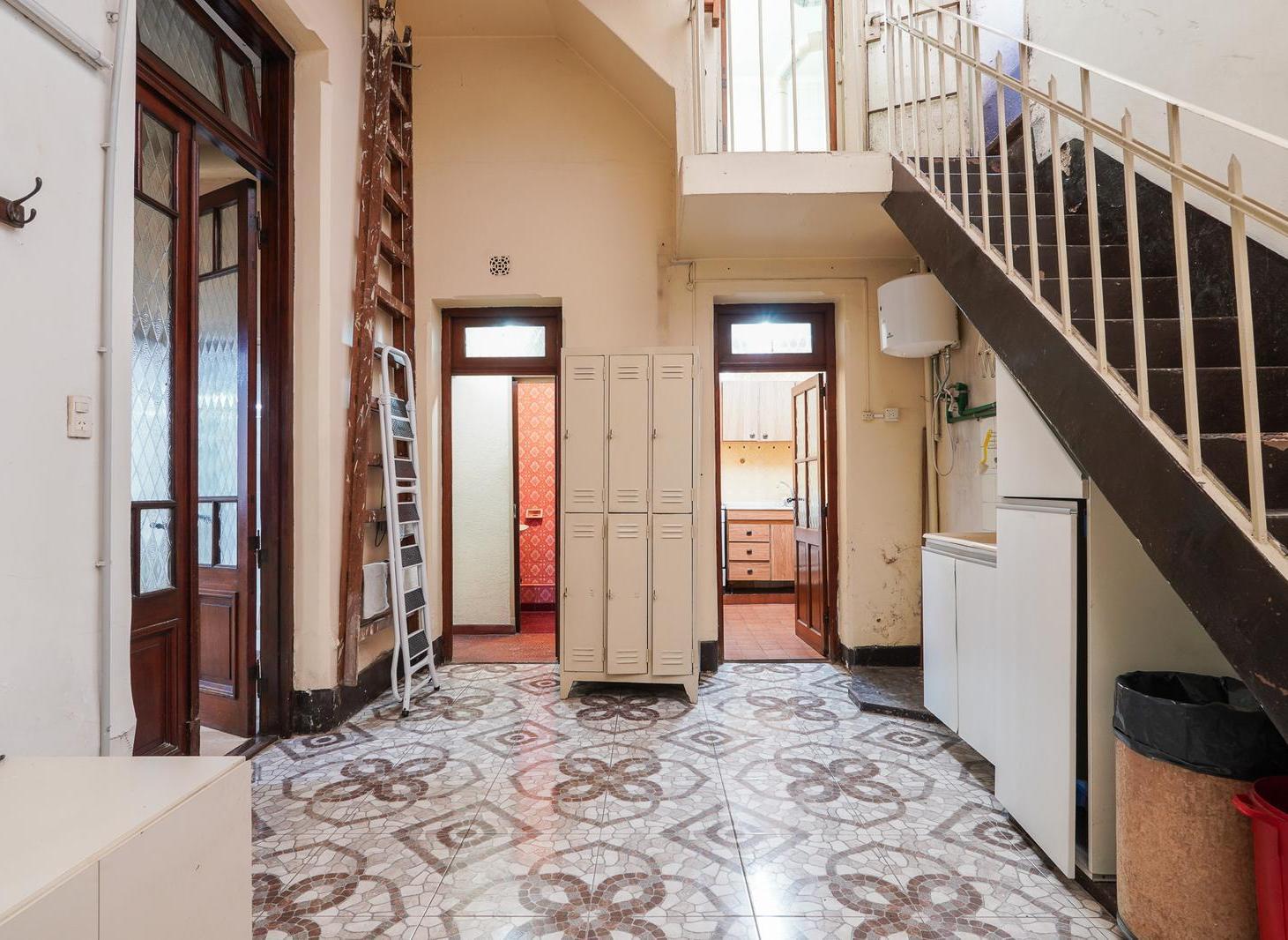 Foto de VENTA PH CON LOCAL AL FRENTE SIN EXPENSAS EN COLEGIALES, imagen 1