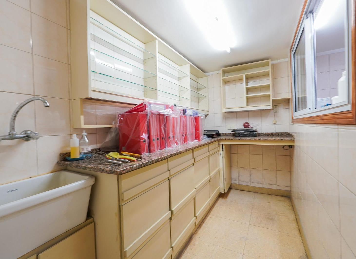 Foto de VENTA PH CON LOCAL AL FRENTE SIN EXPENSAS EN COLEGIALES, imagen 2