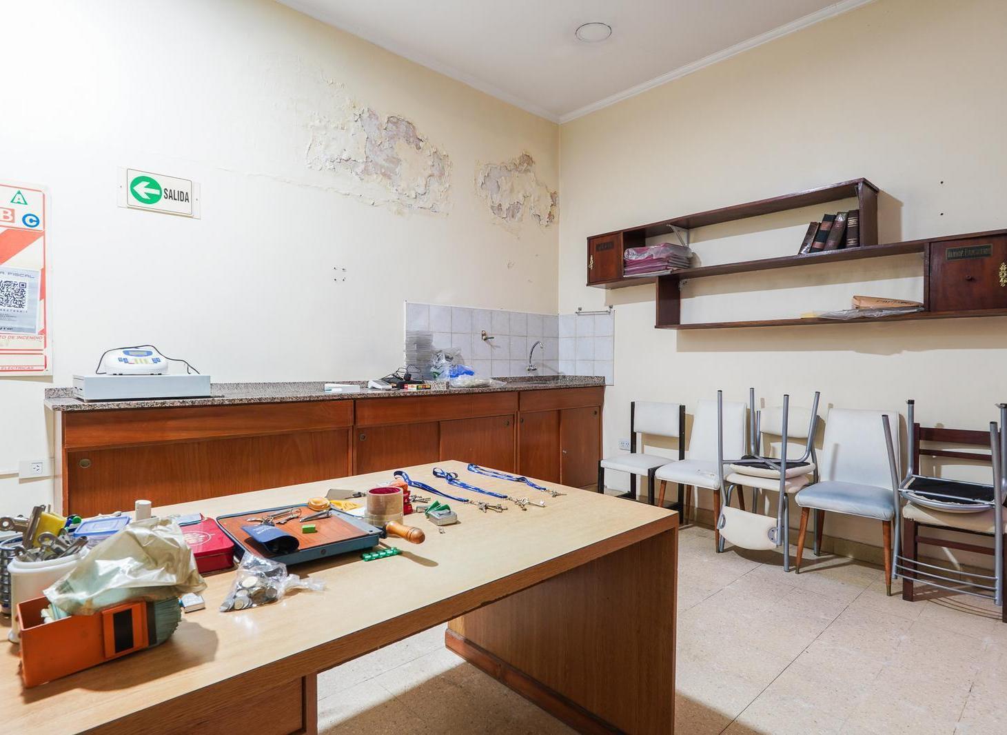 Foto de VENTA PH CON LOCAL AL FRENTE SIN EXPENSAS EN COLEGIALES, imagen 5
