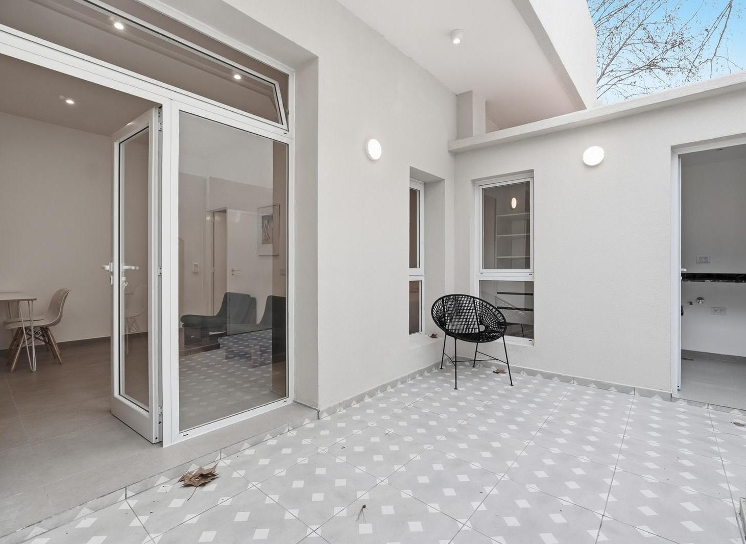 Foto de Venta PH 3 ambientes con estudio patio y terraza, imagen 1