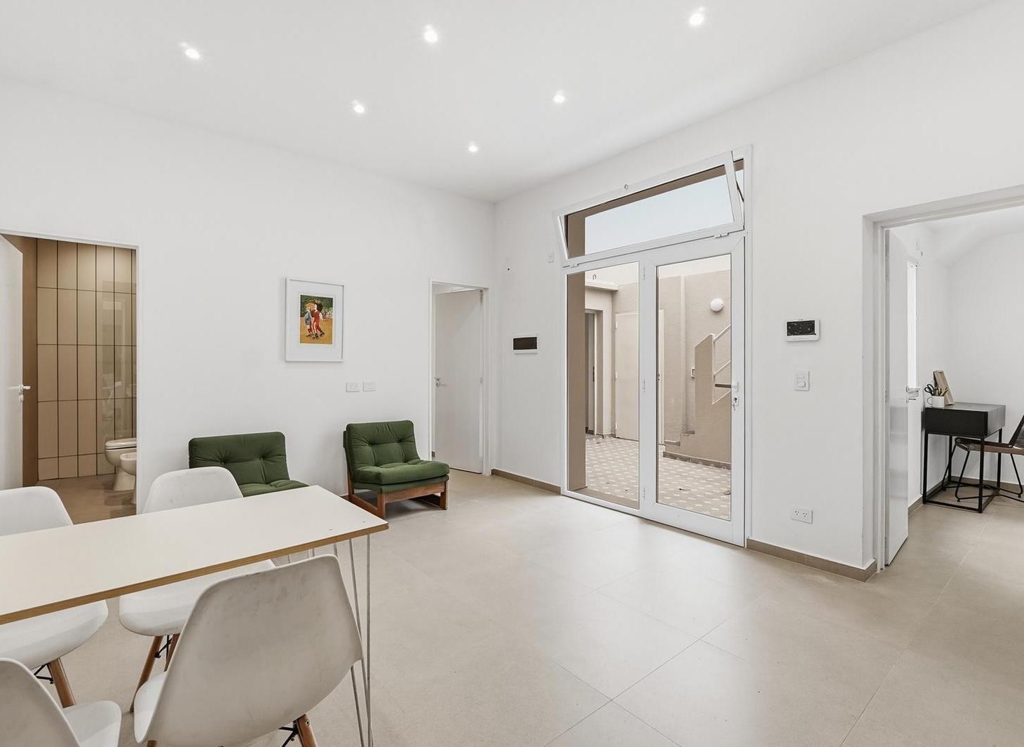 Foto de Venta PH 3 ambientes con estudio patio y terraza, imagen 1