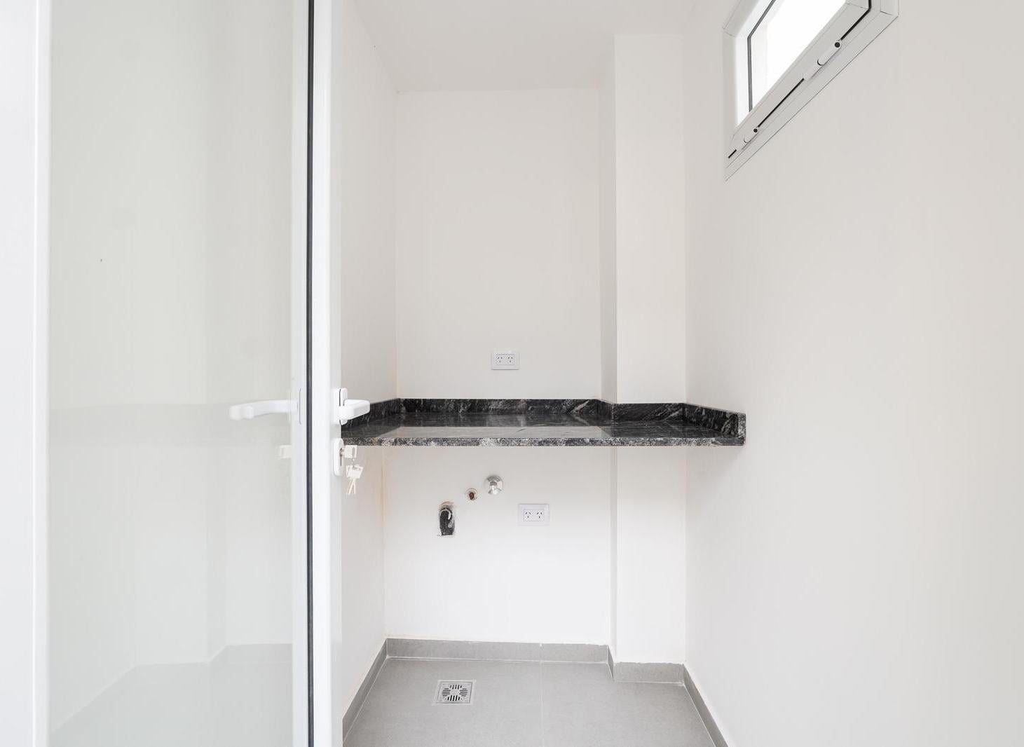 Foto de Venta PH 3 ambientes con estudio patio y terraza, imagen 5