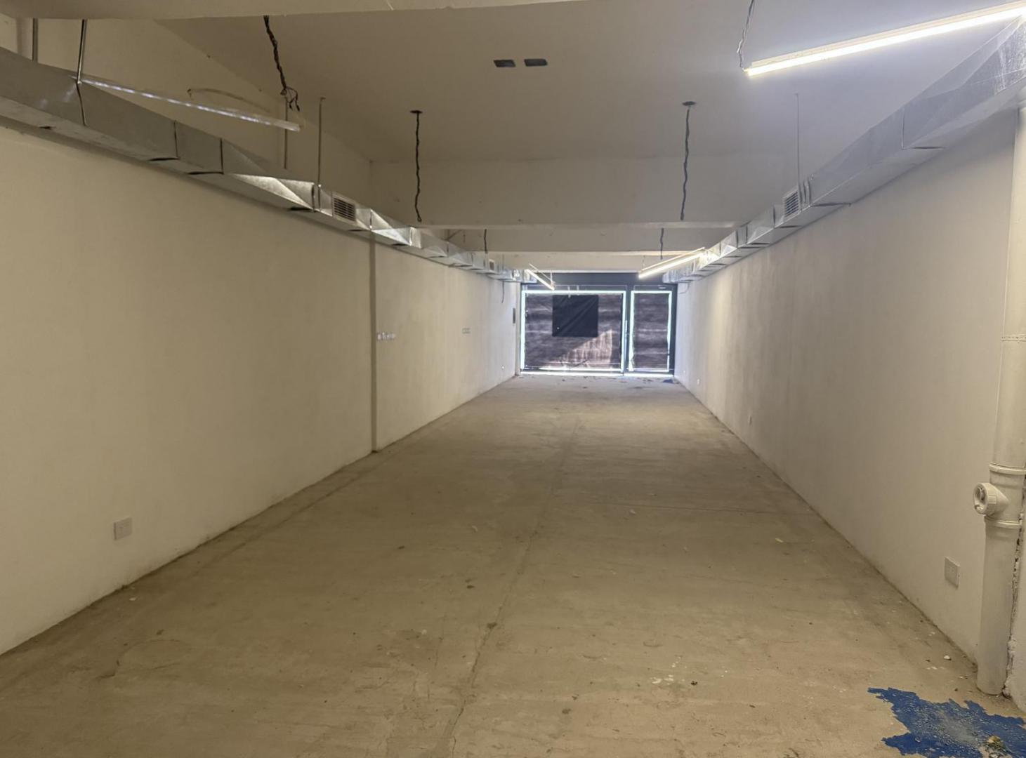 Foto de Alquiler doble local Comercial, imagen 2