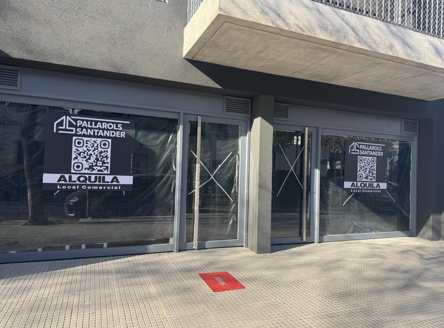 Foto de Alquiler doble local Comercial, imagen 1