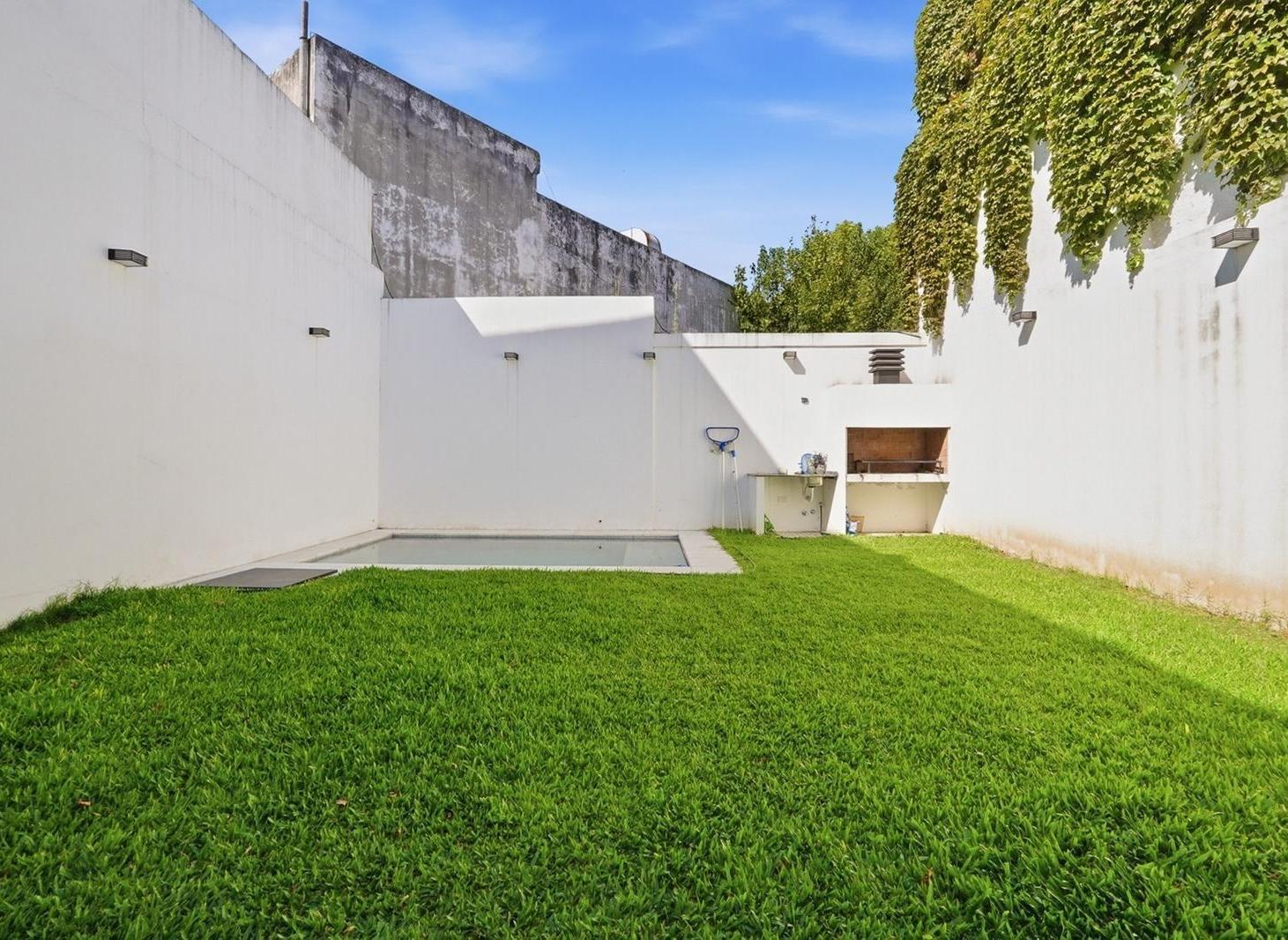 Foto de Venta PH 3 ambientes con patio y pileta en Chacarita, imagen 2