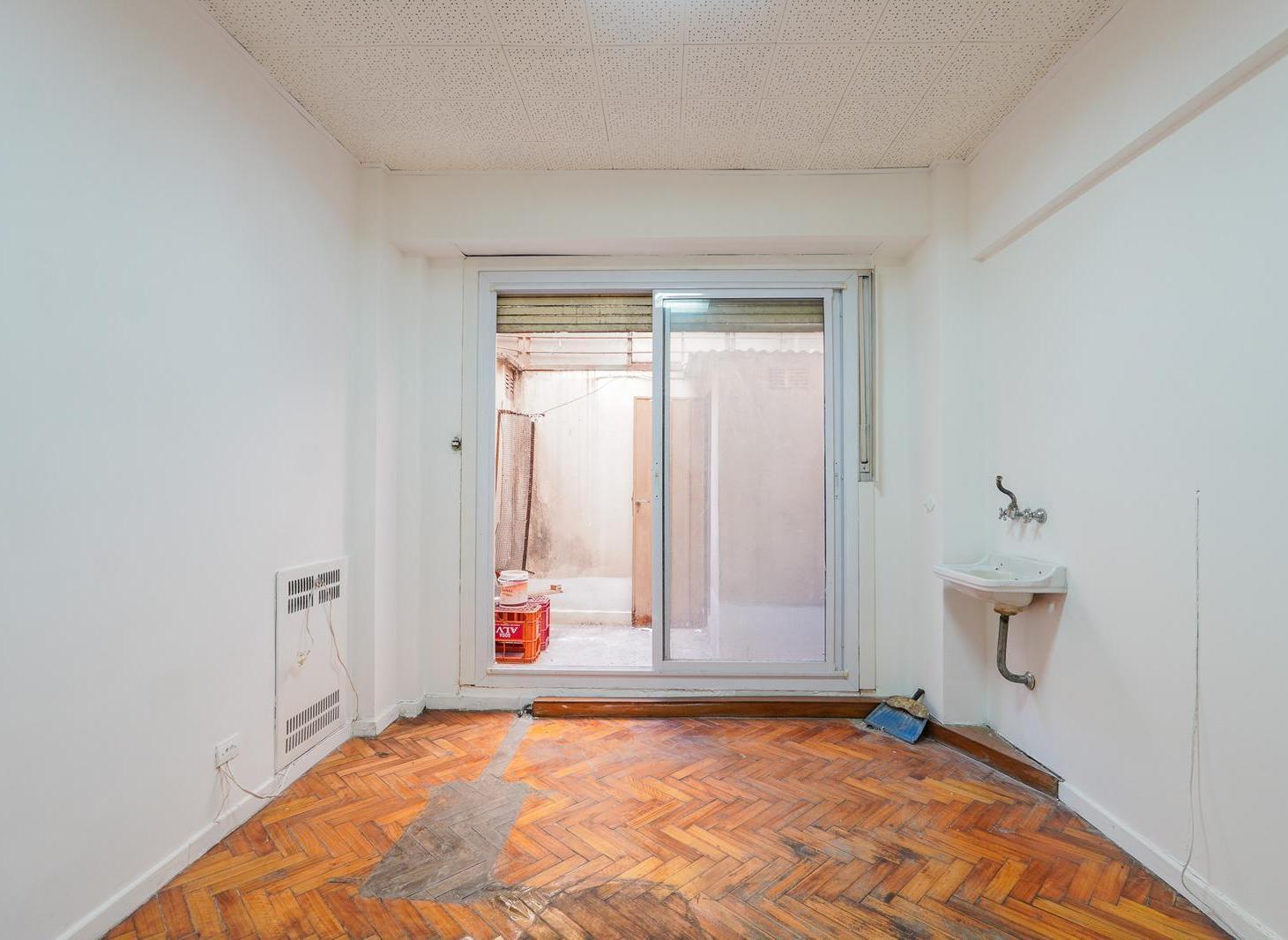 Foto de Venta Departamento 2 ambientes con patio Balvanera, imagen 4