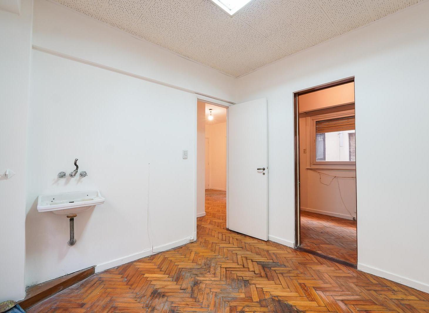 Foto de Venta Departamento 2 ambientes con patio Balvanera, imagen 2