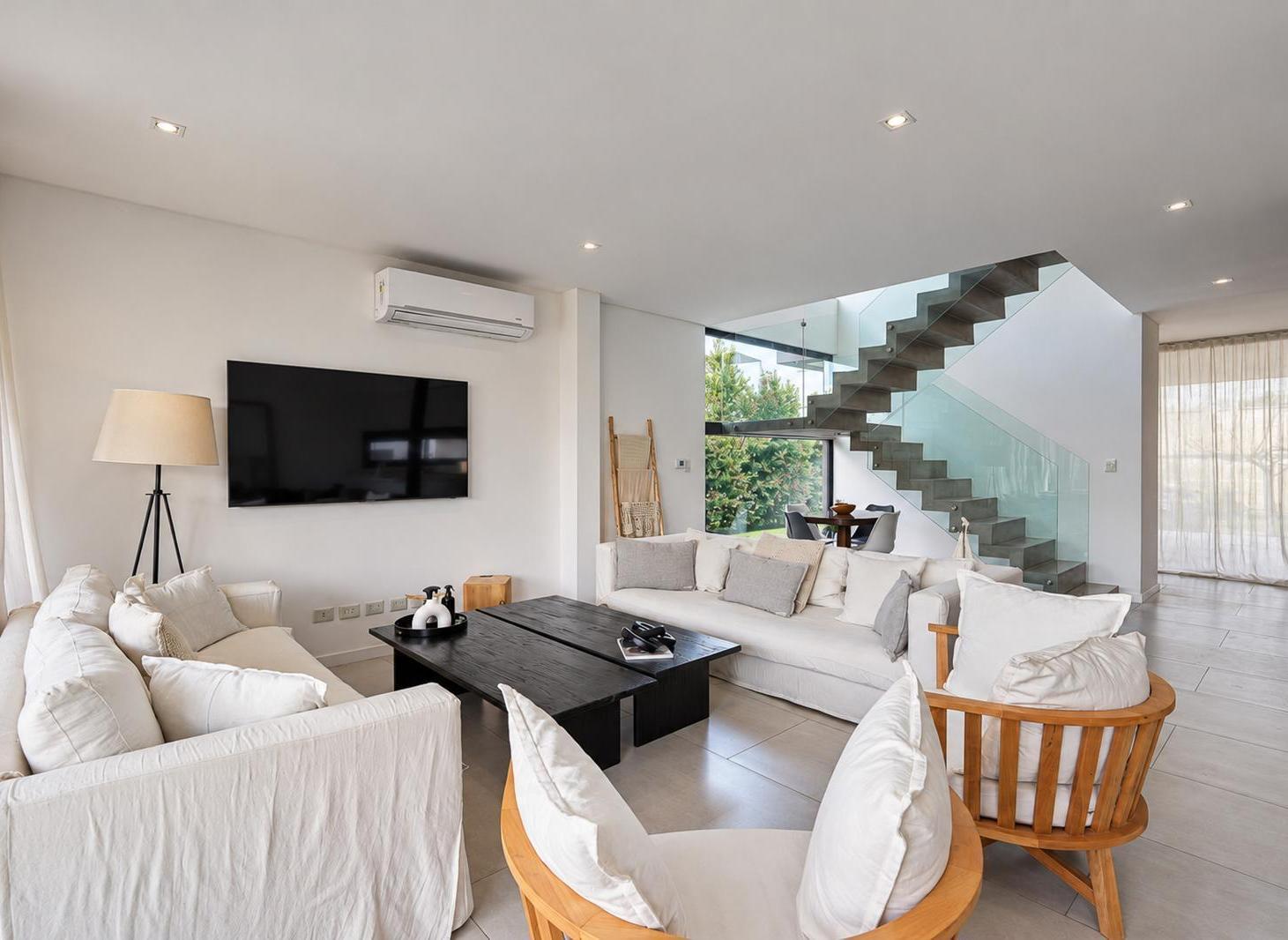 Foto de Venta Casa 5 Ambientes en Nordelta Barrio Castaños, imagen 3