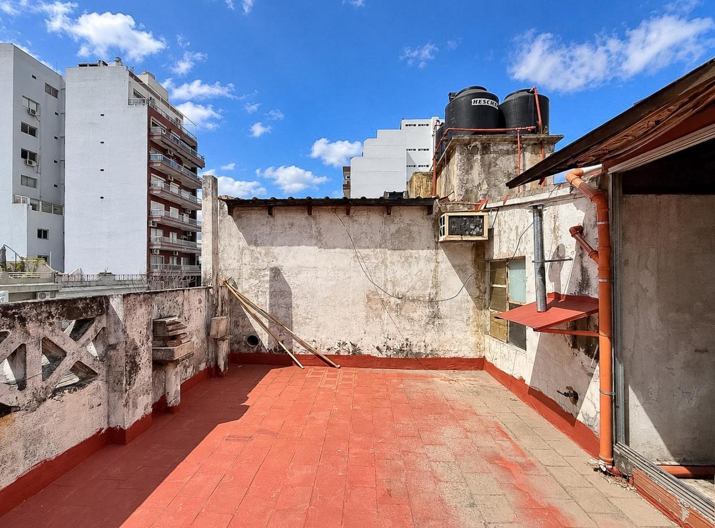 Foto de Venta PH 2 ambientes quincho y terraza en Devoto, imagen 1