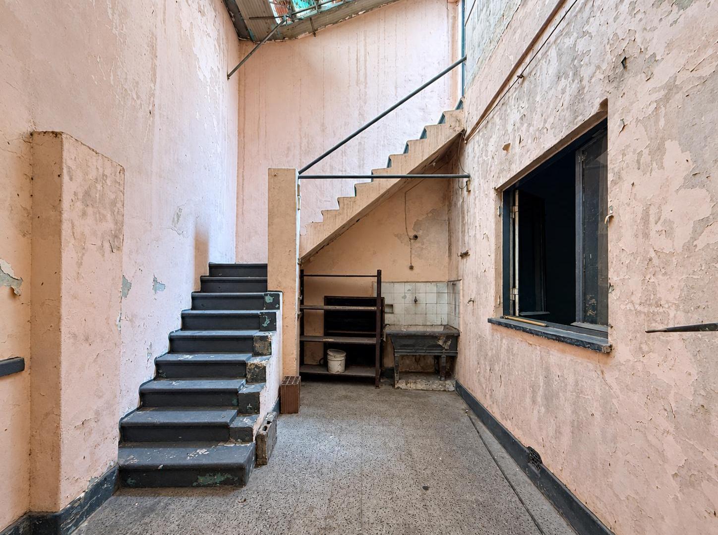 Foto de Venta PH a reciclar con patio y terraza en Villa del Parque, imagen 4