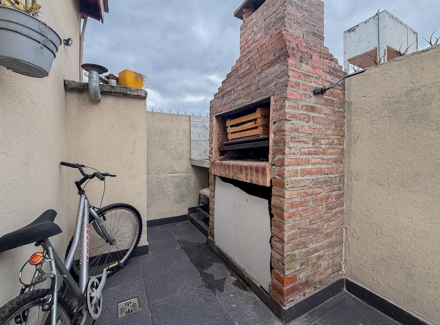 Foto de Venta PH 3 ambientes Lomas del Mirador Patio Terraza, imagen 4