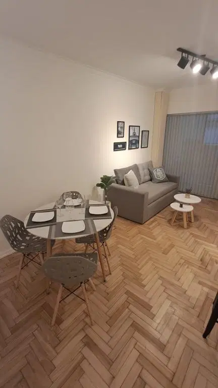 Departamento en venta dos ambientes al contrafrente con balcon pleno centro 5
