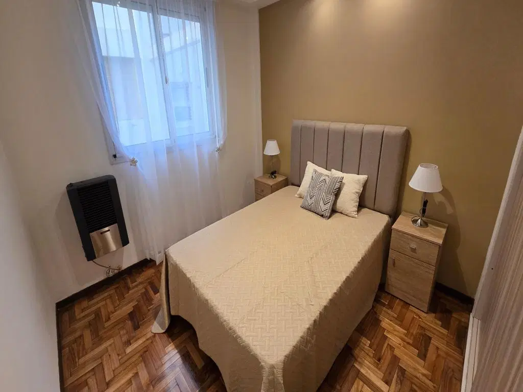 Departamento en venta dos ambientes al lateral reciclado a nuevo zona Centro 4