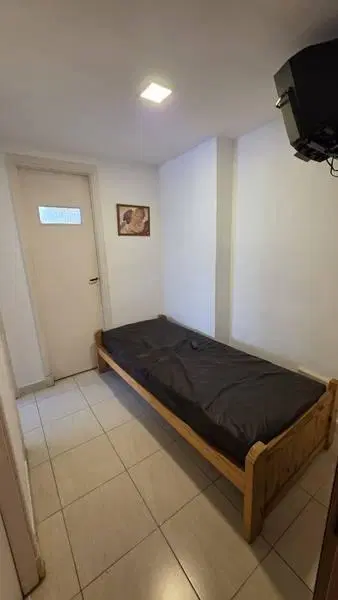 Departamento en venta de dos ambientes al lateral frente a plaza colon 8