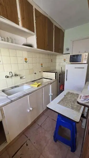 Departamento en venta de dos ambientes al lateral frente a plaza colon 4
