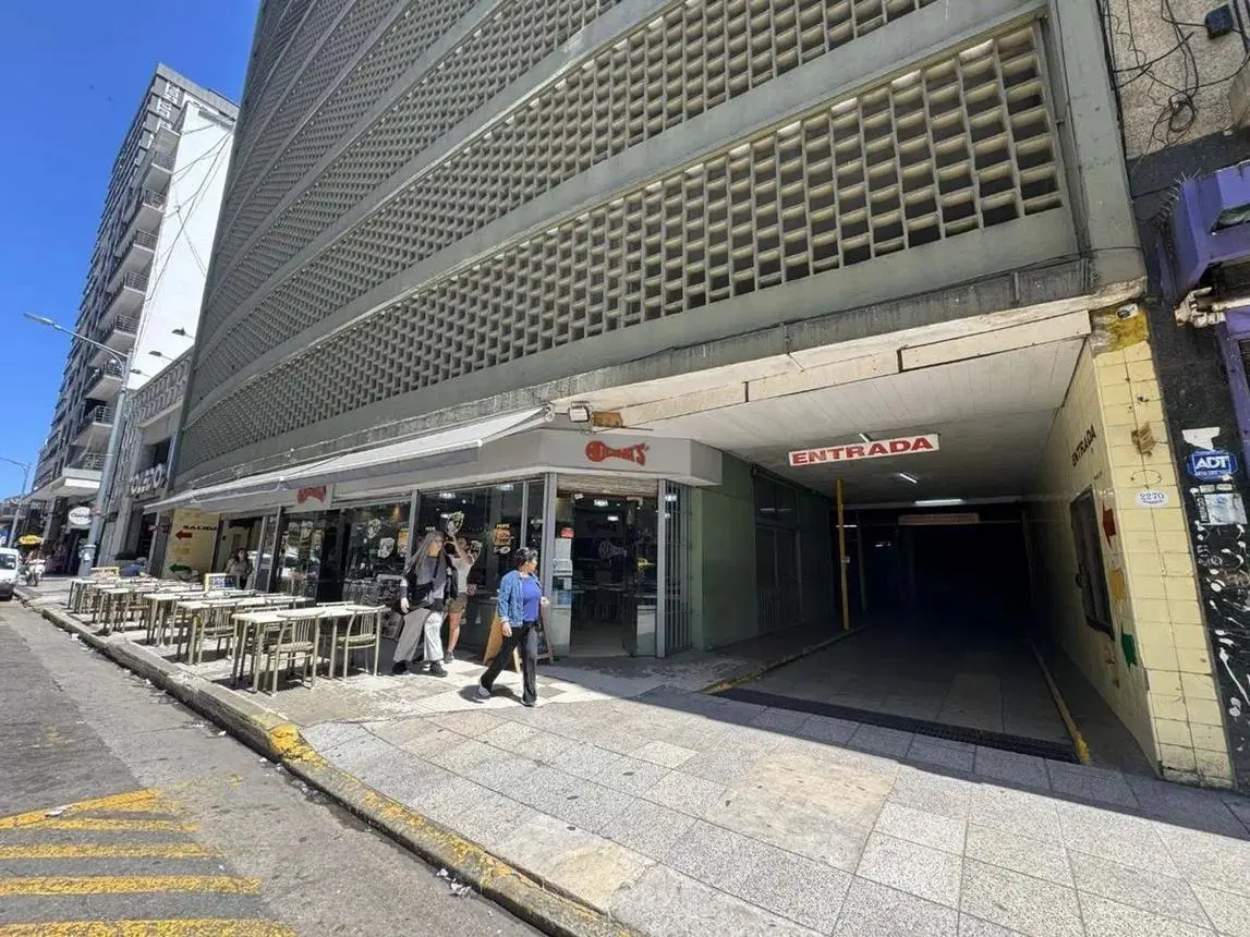 Cochera fija en venta edificio Bocinas ubicada en pleno Centro 4
